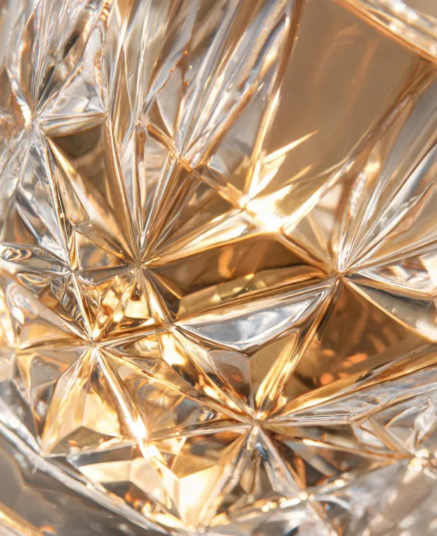 Cut crystal detail